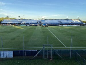 Versus / El 12 de Octubre, obligado a postergar para que su estadio se utilice en Ameliano vs. Cerro