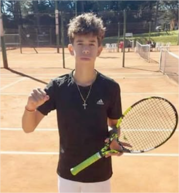 Victorias de tenistas juniors paraguayos en Cochabamba - La Tribuna