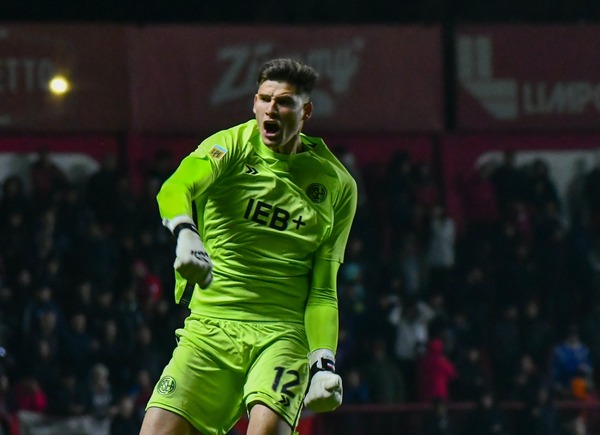 Orlando Gill atajó un penal y metió a su San Lorenzo en semis del fútbol argentino - 1000 Noticias