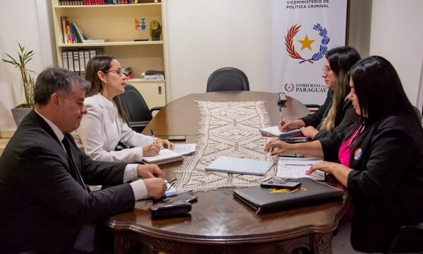 Ministerio de Justicia y UPAP impulsan asesoría integral para la reinserción social