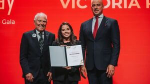 La árbitra paraguaya Victoria Pazos recibió el Diploma Mundial del Juego Limpio