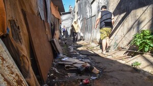 En Paseo de los Yuyos urgen baños, limpieza y menos "apriete" de funcionarios municipales