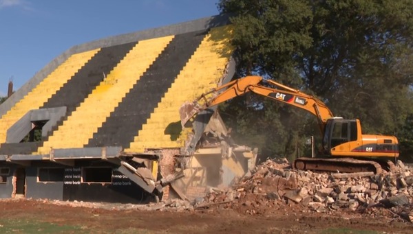 Club Guaraní despide a su histórico "Tobogán" | Unicanal