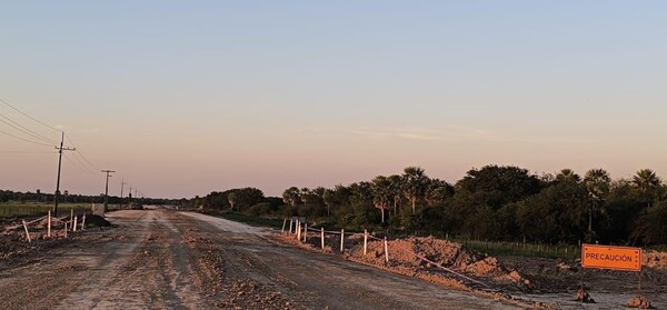 Avanzan obras del Lote 4 de la ruta PY12 pese a exigentes condiciones del terreno chaqueño - .::Agencia IP::.