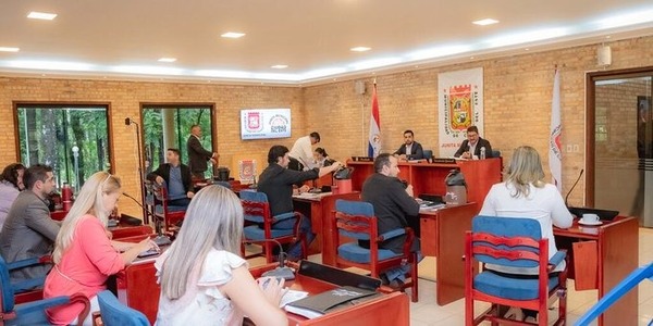 Intendente Prieto suspende sesión para reunirse con concejales en medio de investigaciones - ADN Digital