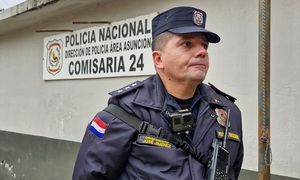 Vecinos del Bañado Sur exigen que el “policía youtuber” no sea trasladado de la Comisaría 24ª de Asunción - OviedoPress