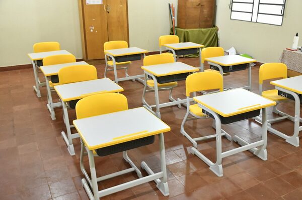 Entregaron más de 100 mil muebles escolares pedagógicos adquiridos por Itaipú - trece