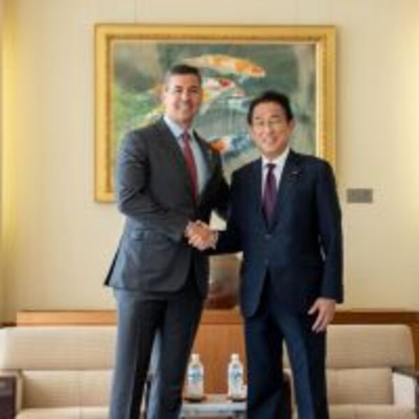 Presidente Peña se reúne con el ex primer ministro japonés Fumio Kishida :: Presidencia de la República del Paraguay