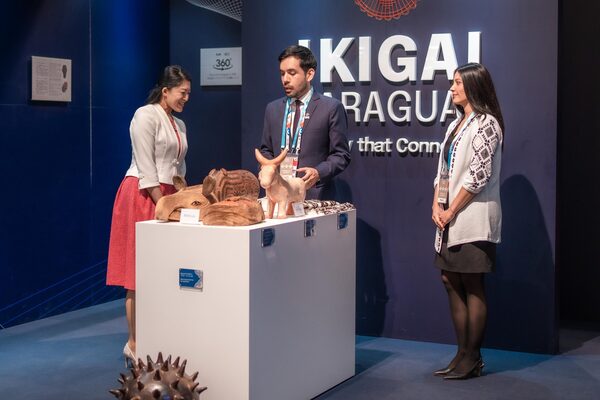 Princesa Tsuguko visitó el pabellón paraguayo en Osaka - .::Agencia IP::.