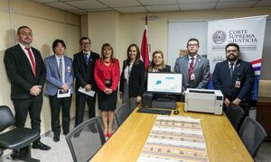 ITAIPU entregó lote de equipos informáticos a la Dirección General de Registros Públicos