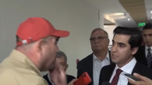 Opositor tilda de “incitador profesional” a Jatar tras bochorno en la Cámara de Diputados