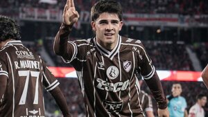 El Platense de Ronaldo Martínez elimina a River Plate
