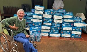 Donan pañales a hogar de ancianos e invitan a ser solidarios