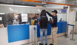Brasileños con órdenes de captura por delitos graves fueron expulsados en frontera CDE – Foz de Iguazú • PARAGUAY TV