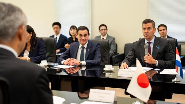 Peña extenderá por un día más permiso para seguir en el exterior y regresará el 27 de mayo