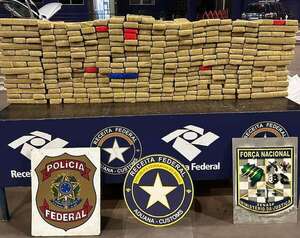 Interceptan furgón con 243 kilos de marihuana en el Puente de la Amistad - ABC en el Este - ABC Color