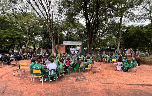 Continúa medida de protesta en el Colegio Nacional de Gral. Elizardo Aquino - Nacionales - ABC Color