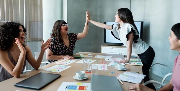Mujeres lideran el acceso a servicios empresariales en los Centros SBDC Paraguay
