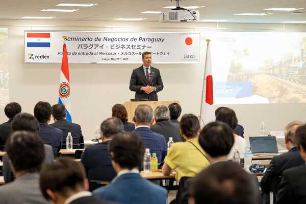 Presidente Peña presentó las oportunidades de inversión en Paraguay ante empresarios japoneses en JETRO