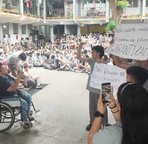 Estudiantes del Colegio España exigen lo que por derecho les corresponde: educación gratuita y de calidad » San Lorenzo PY