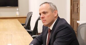 La disidencia colorada quiere que el contralor vaya al Congreso y se posiciona como árbitro
