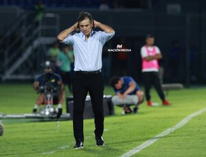 Versus / Fabián Bustos: "En el once contra once estábamos mejor"