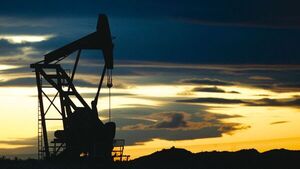 Petróleo vuelve a bajar tras cuatro días de repuntes