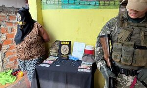 Allanamiento en Loma Pytã culmina con la detención de mujer vinculada al microtráfico