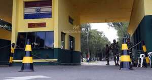 La Nación / Ejército y Armada refuerzan seguridad de Viñas Cué por esposa de Marset