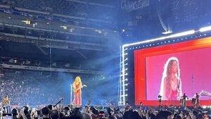 Alerta en EE.UU por posible brote de sarampión en un concierto de Shakira - 1000 Noticias