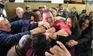 Candidato uruguayo gana la alcaldía por sorteo tras empate electoral en San Bautista - OviedoPress