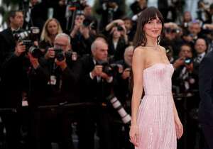 De Dakota Johnson a Naomi Campbell, más celebridades van pasando por la red carpet de Cannes - Gente - ABC Color