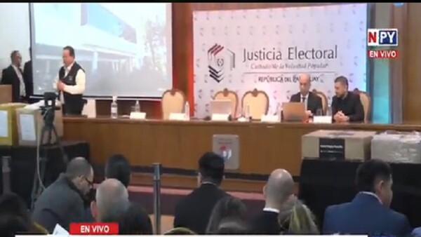TSJE abre sobres de ofertas para compra de máquinas de votación por USD 92 millones