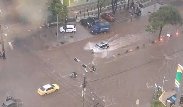 Ministerio de Trabajo insta a tener tolerancia ante llegadas tardía por lluvia - Nacionales - ABC Color