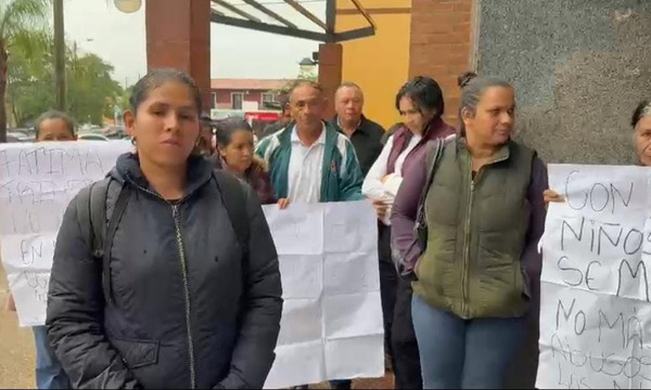 Vecinos de Simón Bolívar se manifiestan frente al Poder Judicial por un caso de presunta violencia infantil - OviedoPress