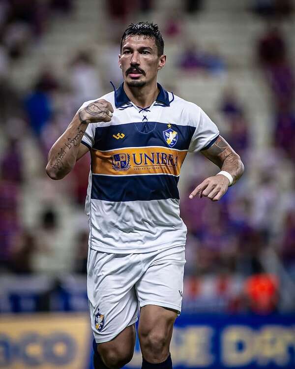 Paraguayo Franco define una serie y Retrô hace historia en Brasil - Fútbol - ABC Color