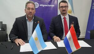 Paraguay y Argentina fortalecen la cooperación migratoria con firma de protocolo - 1000 Noticias