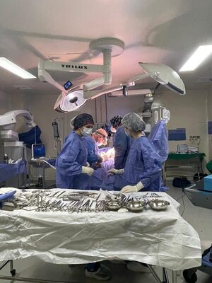 Facultad de Ciencias Médicas de la UNA realizó dos trasplantes renales en menos de 24 horas - trece