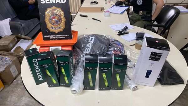 Intentan de nuevo pasar droga oculta en pelotas de tenis por el Aeropuerto Silvio Pettirossi