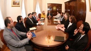 Presidente en ejercicio Alliana y ministra Barán reafirman compromiso con pacientes oncológicos
