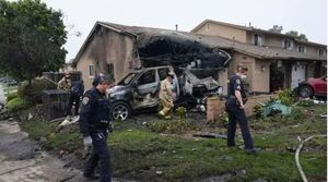 Dos muertos y ocho heridos al estrellarse avioneta en un barrio en el sur de California