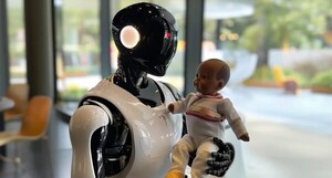 El robot humanoide de Tesla realiza múltiples tareas en el hogar