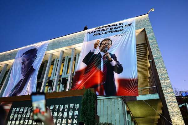 La policía turca detiene a 49 funcionarios de la Municipalidad de Estambul - Mundo - ABC Color