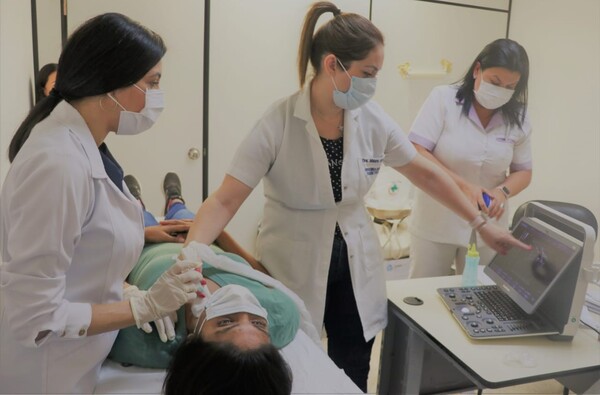 “Semana Internacional de la Tiroides”: realizan control gratuito en el Hospital de Clínicas - .::Agencia IP::.