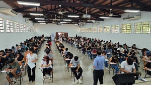 Itaipú retrasa lista de becarios del Gobierno y obliga a familias a costear cuotas universitarias - OviedoPress