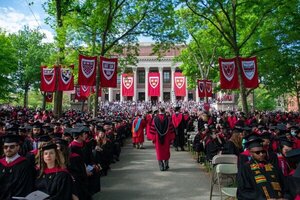 Trump prohibió a Harvard inscribir a estudiantes extranjeros - 1000 Noticias