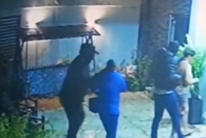 Delincuentes asaltan a una familia en su vivienda en Asunción - trece