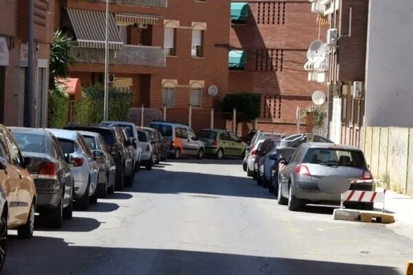 Niño murió encerrado en un auto luego de ser olvidado por su padre adoptivo - 1000 Noticias
