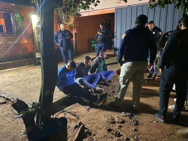 Piratas del asfalto: allanan vivienda y hay cuatro detenidos - Policiales - ABC Color