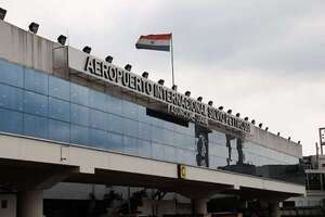 AUDIO: Huelga en aeropuertos en Argentina: cómo impactará en Paraguay  - La Primera Mañana - ABC Color